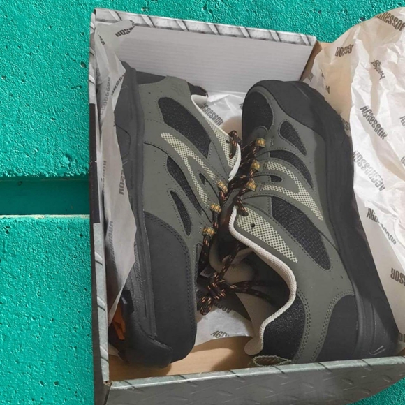 Brand new Aggressor safety steel toe shoes. Size 10.5. Color black/olive green. - Picture 2 of 11